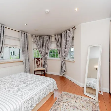 Luxury In Paernu, Walking Distance From The And Centre Parnu