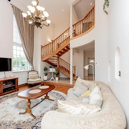 Vila Luxury In Paernu, Walking Distance From The And Centre *