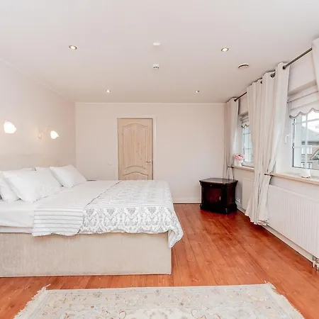 Luxury In Paernu, Walking Distance From The And Centre *