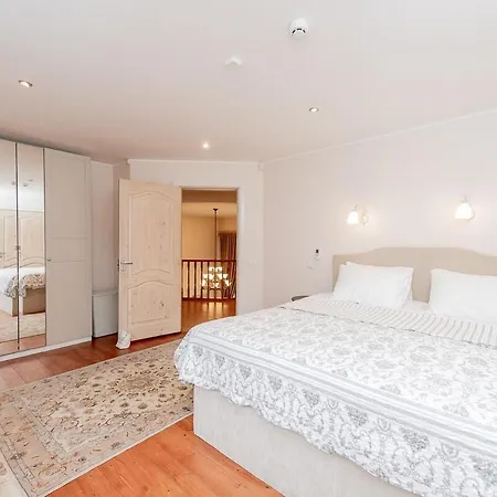 Luxury In Paernu, Walking Distance From The And Centre Villa *