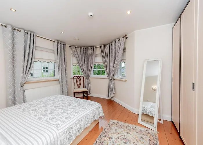 Luxury In Paernu, Walking Distance From The And Centre Parnawa