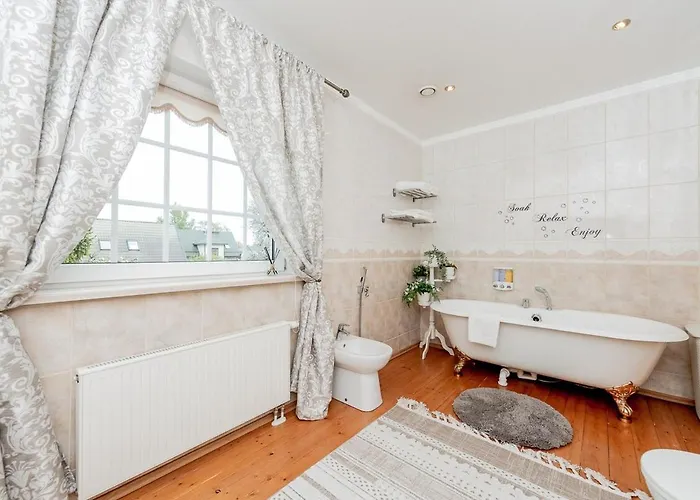 Luxury In Paernu, Walking Distance From The And Centre Parnawa